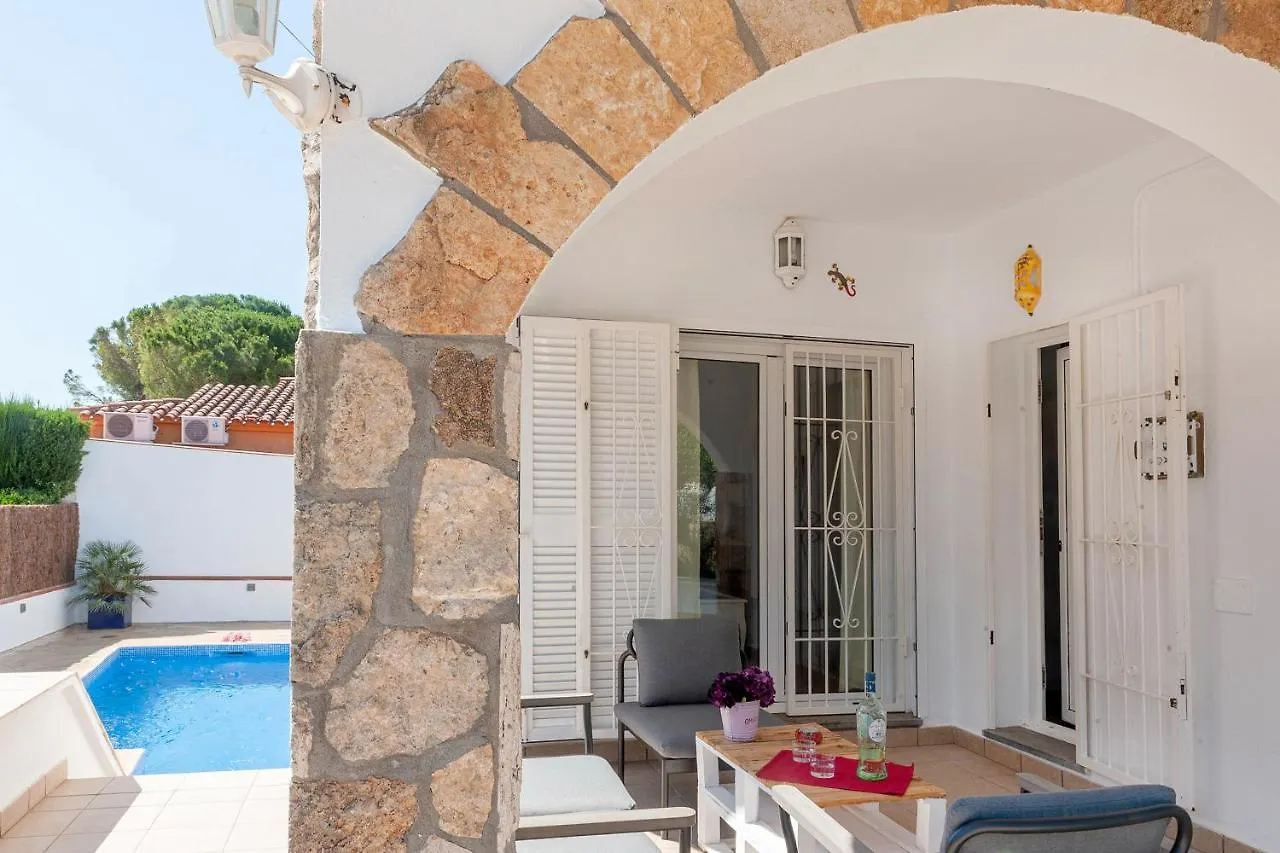 Laia Villa L'Escala 0*,  Spain